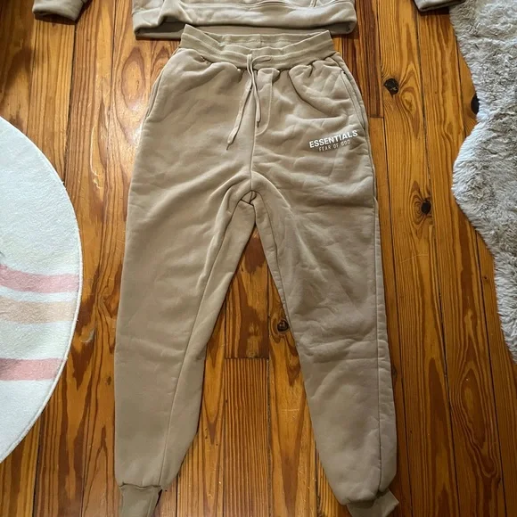 🤎 {Essentials Sweat Set} - Picture 4 of 11